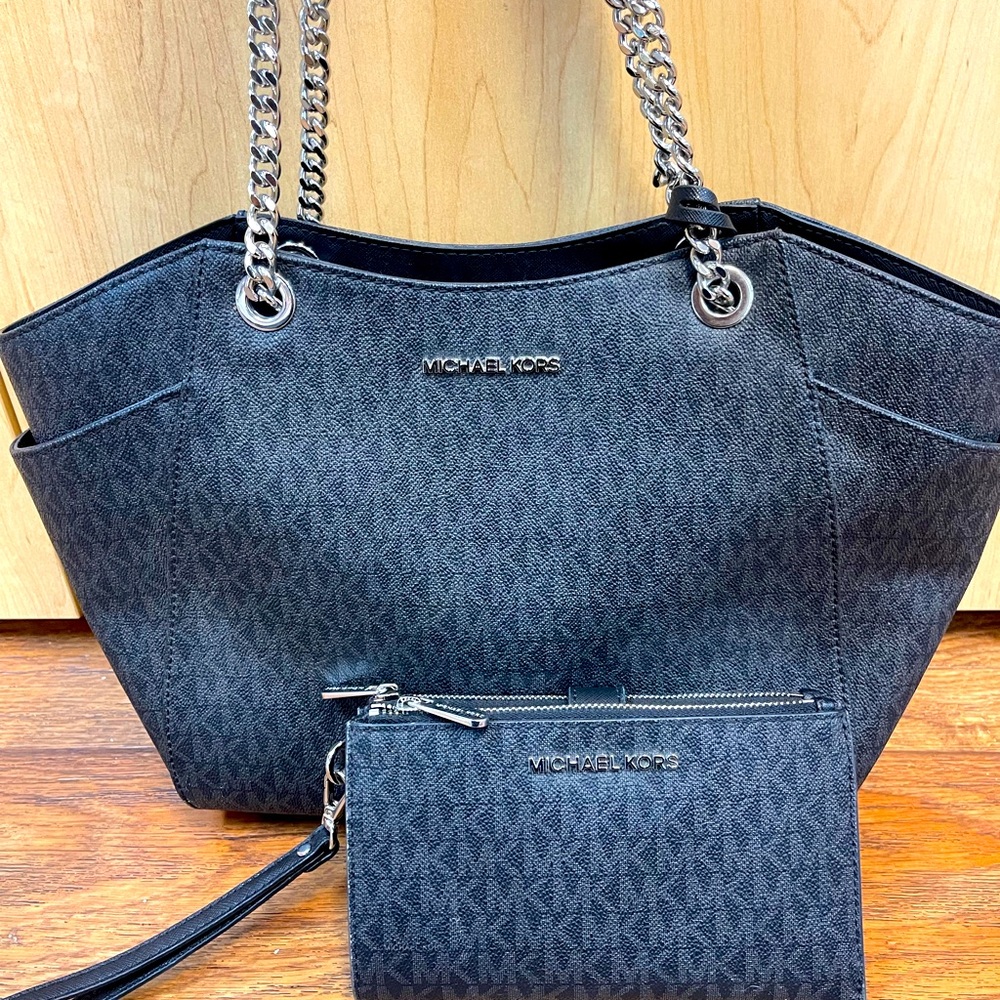Michael Kors jet set